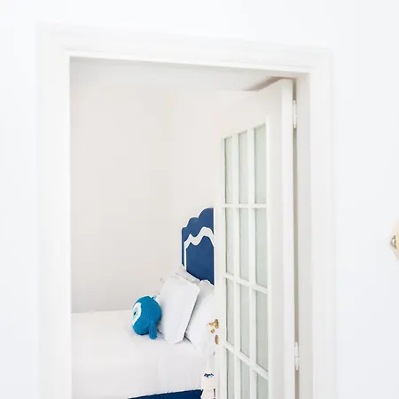 Caprigetaway - La Rosa Bianca