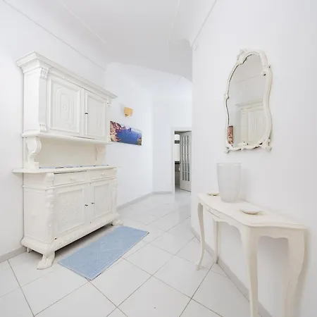 Caprigetaway - La Rosa Bianca Casa vacanze