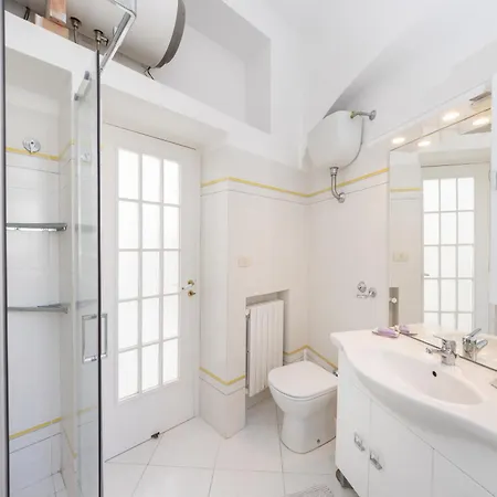 Caprigetaway - La Rosa Bianca Casa vacanze Capri