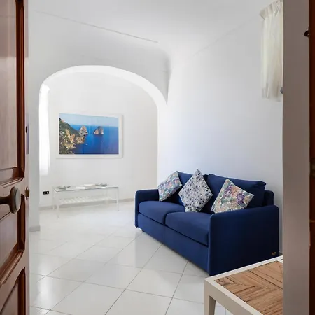 Caprigetaway - La Rosa Bianca Capri