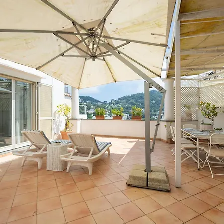 Caprigetaway - La Rosa Bianca