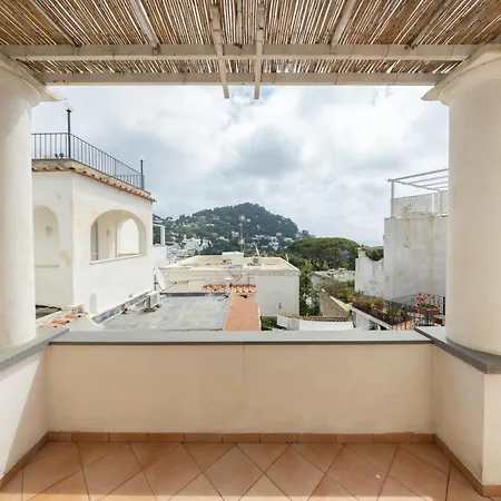 Caprigetaway - La Rosa Bianca Casa vacanze *